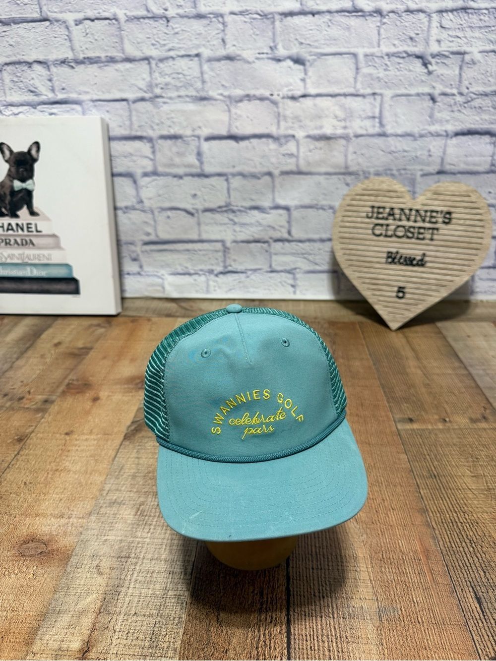 SWANNIES
Hendrix Embroidered Trucker Hat